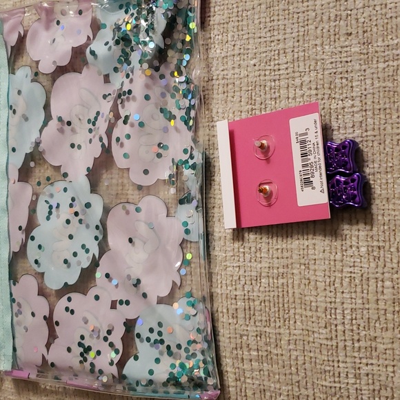 2 pc Bundle  Betsey Johnson Earrings & small makeup bag* - Picture 5 of 13